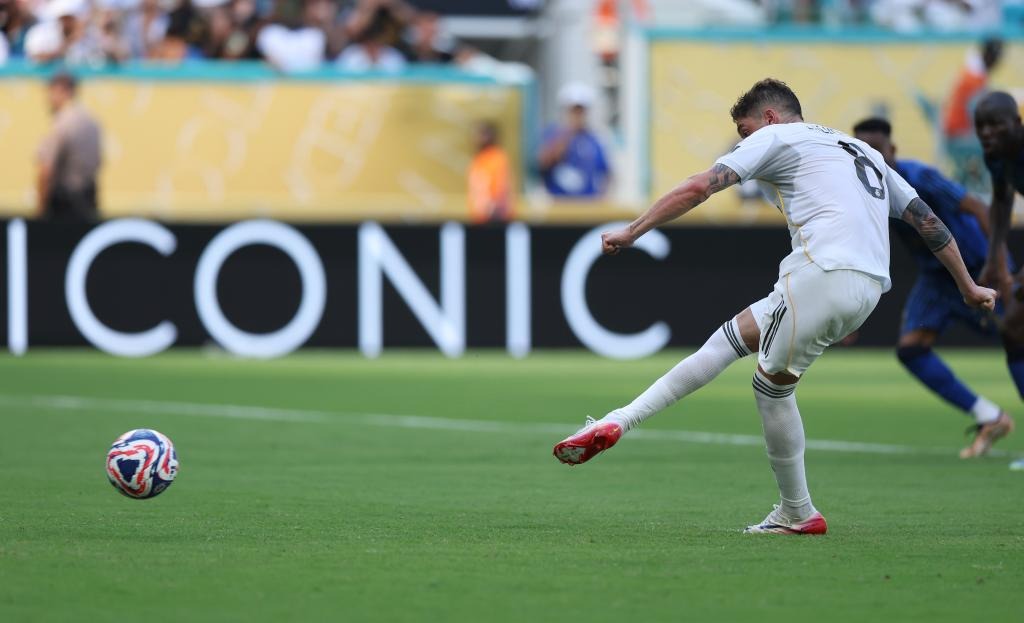 赌场筹码学：解析为何使用塑料筹码比现金更能降低玩家的支出痛感。（赌场筹码心理学剖析：为何用塑料筹码比现金更能降低付款痛感）